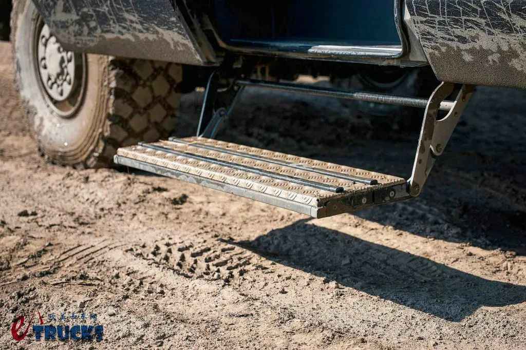 曼恩TGM四驱底盘打造,能拉35人去越野!Torsus Praetorian越野巴士见过没? - 第20张 - 提加商用车网 曼恩TGM四驱底盘打造,能拉35人去越野!Torsus Praetorian越野巴士见过没? - 第20张