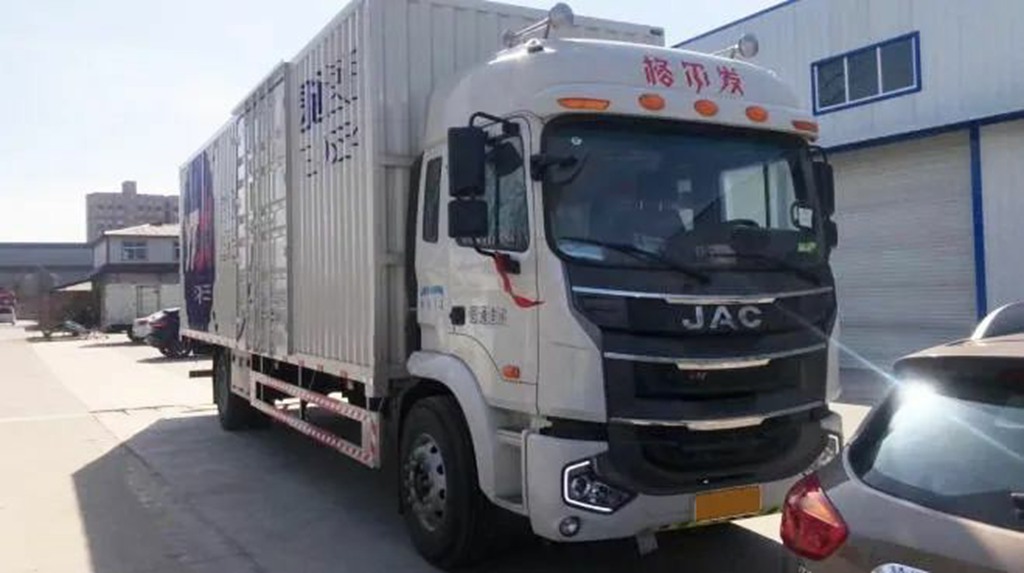 卫老板：真正的热爱就是“一日格尔发，终生格尔发” - 第4张