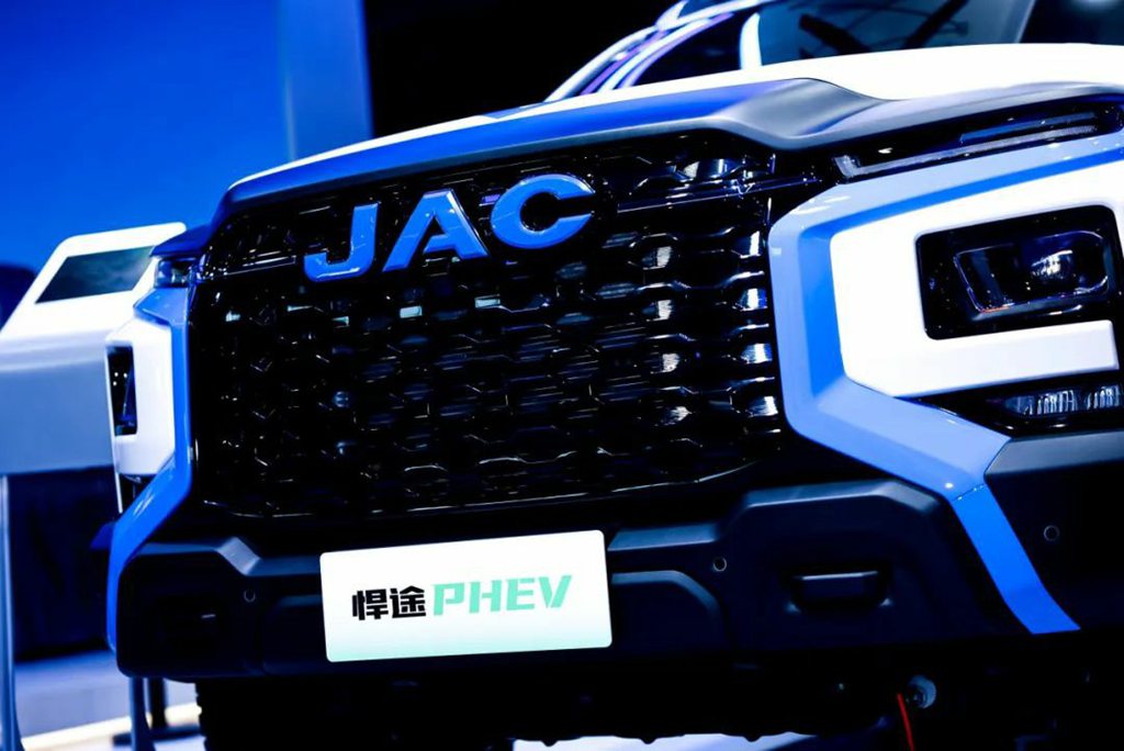 国内首款扭矩破千级混动皮卡!江淮悍途PHEV国内首发亮相上海车展 - 第3张 - 提加商用车网 国内首款扭矩破千级混动皮卡!江淮悍途PHEV国内首发亮相上海车展 - 第3张