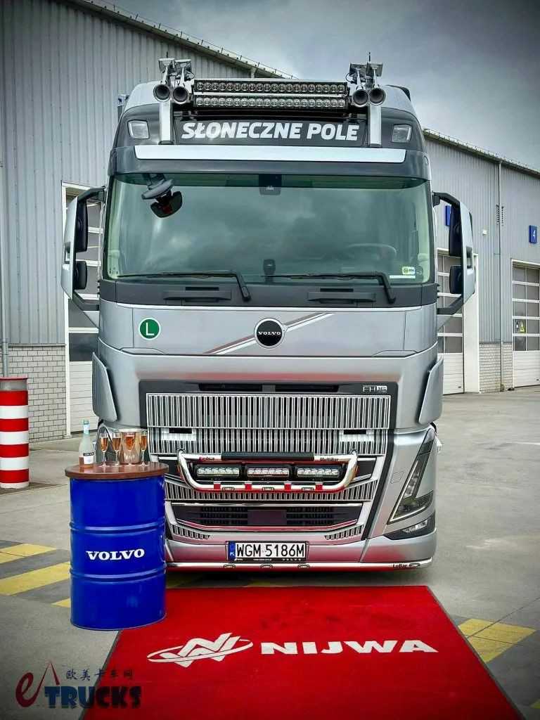 全球最大马力冷藏车?780匹发动机+底置冷机,这台沃尔沃FH 16竟用来拉腌菜? - 第21张 - 提加商用车网 全球最大马力冷藏车?780匹发动机+底置冷机,这台沃尔沃FH 16竟用来拉腌菜? - 第21张
