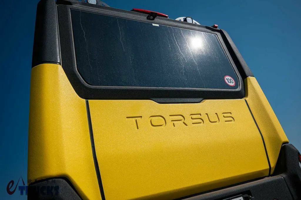 曼恩TGM四驱底盘打造,能拉35人去越野!Torsus Praetorian越野巴士见过没? - 第21张 - 提加商用车网 曼恩TGM四驱底盘打造,能拉35人去越野!Torsus Praetorian越野巴士见过没? - 第21张