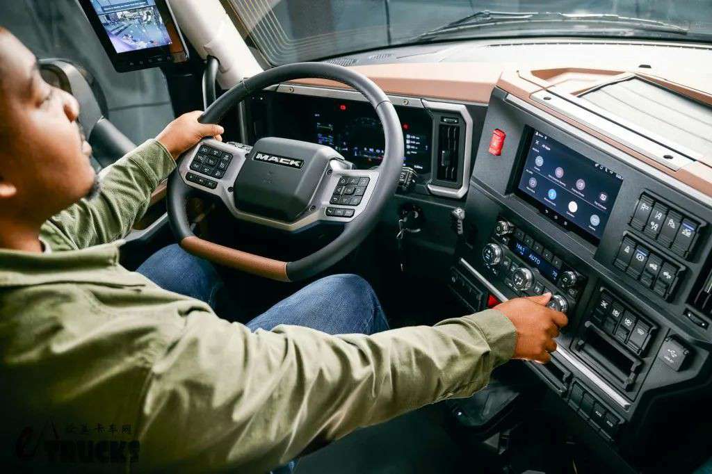 马克发布全新Pioneer系列长头卡车,带你看看如今美国的旗舰重卡,到底配置如何? - 第22张 - 提加商用车网 马克发布全新Pioneer系列长头卡车,带你看看如今美国的旗舰重卡,到底配置如何? - 第22张