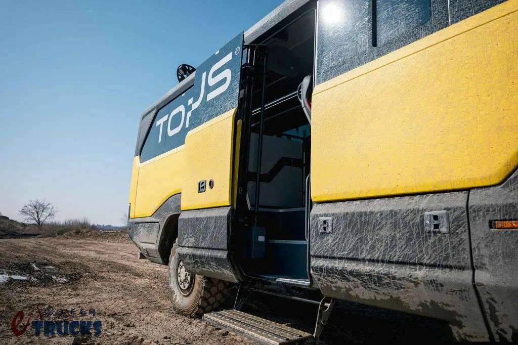 曼恩TGM四驱底盘打造,能拉35人去越野!Torsus Praetorian越野巴士见过没? - 第23张 - 提加商用车网 曼恩TGM四驱底盘打造,能拉35人去越野!Torsus Praetorian越野巴士见过没? - 第23张