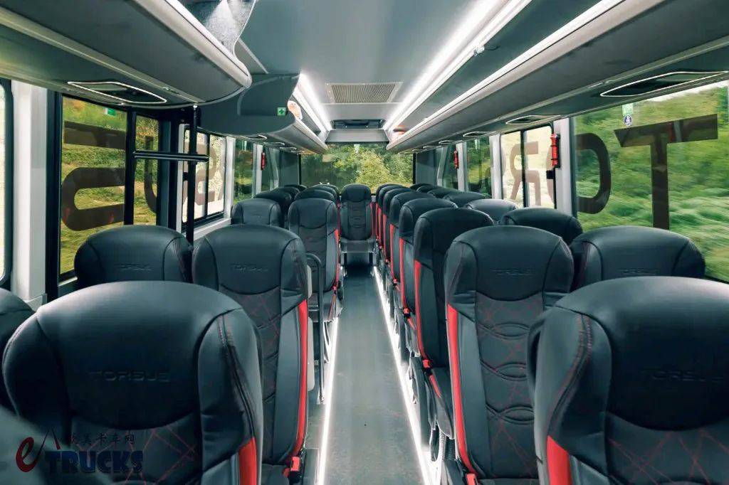 曼恩TGM四驱底盘打造,能拉35人去越野!Torsus Praetorian越野巴士见过没? - 第24张 - 提加商用车网 曼恩TGM四驱底盘打造,能拉35人去越野!Torsus Praetorian越野巴士见过没? - 第24张