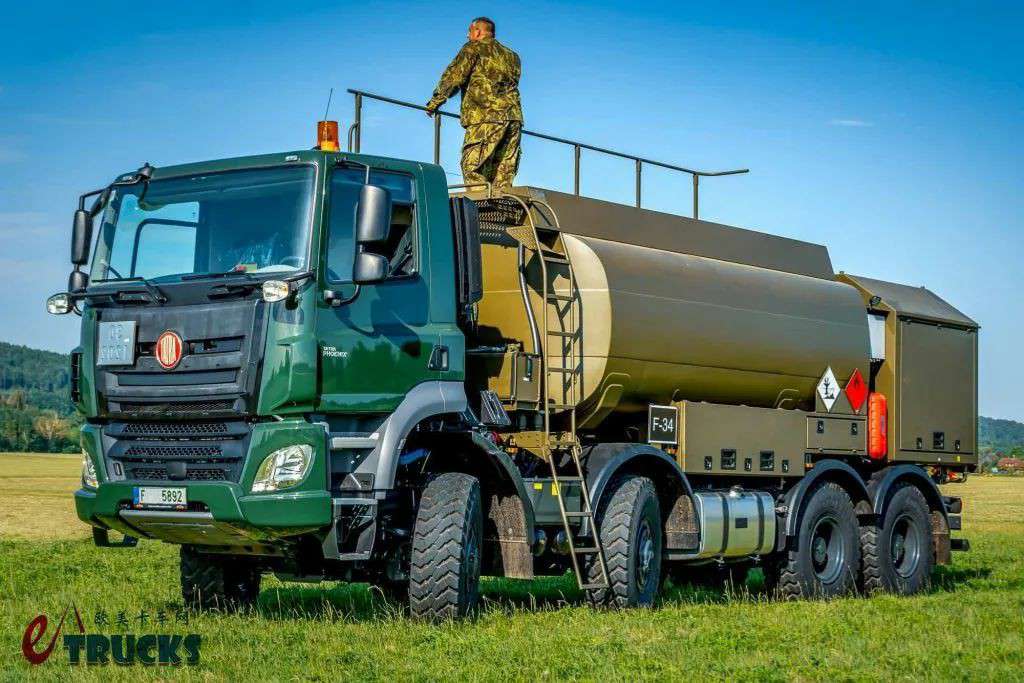 8×8超强越野底盘,能拉1.5万升燃油?太脱拉Phoenix凤凰军用油罐车实拍 - 第1张 - 提加商用车网 8×8超强越野底盘,能拉1.5万升燃油?太脱拉Phoenix凤凰军用油罐车实拍 - 第1张