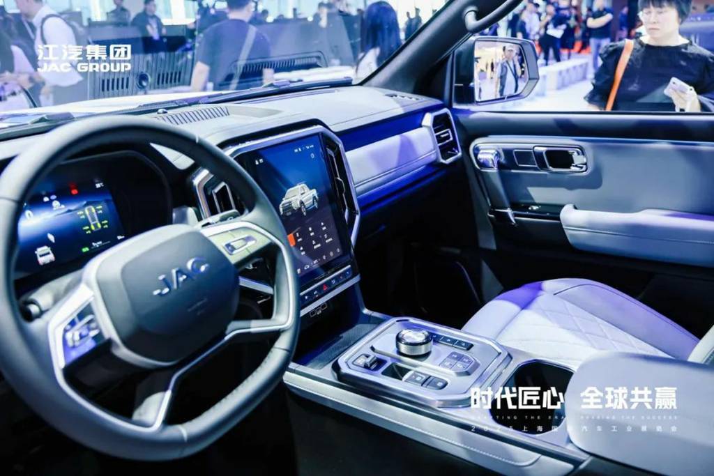 国内首款扭矩破千级混动皮卡!江淮悍途PHEV国内首发亮相上海车展 - 第4张 - 提加商用车网 国内首款扭矩破千级混动皮卡!江淮悍途PHEV国内首发亮相上海车展 - 第4张