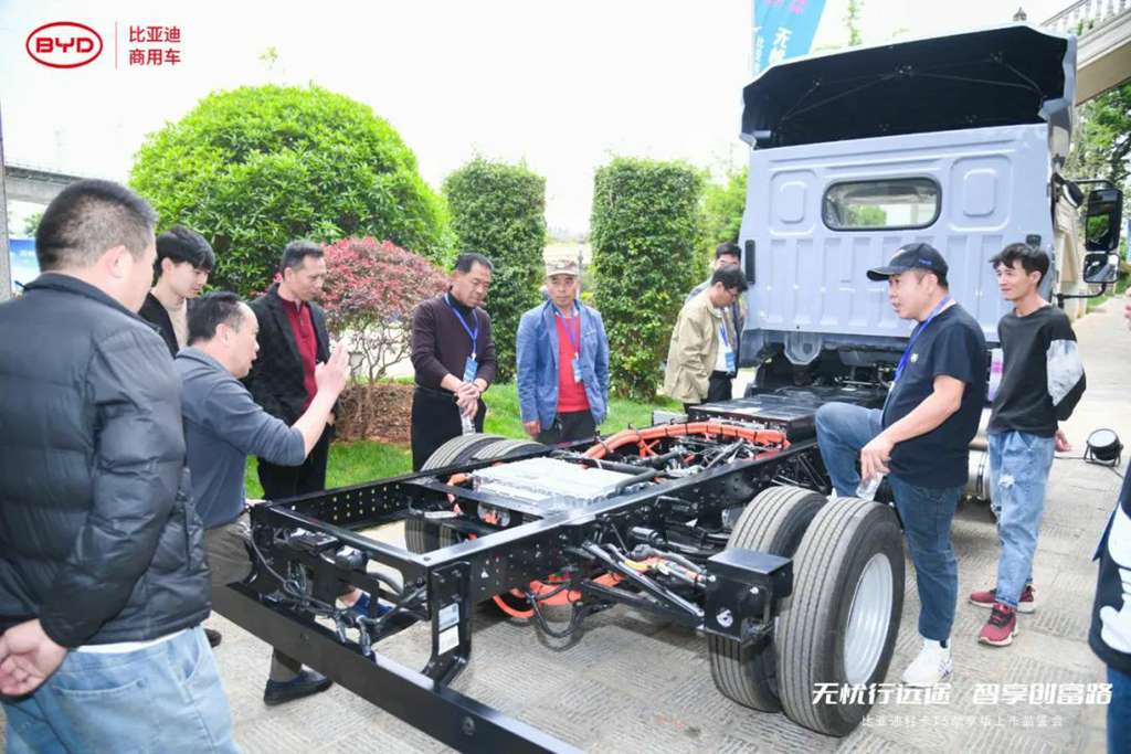 场景化电动轻卡再升级,比亚迪轻卡T5劲享版上市! - 第4张 - 提加商用车网 场景化电动轻卡再升级,比亚迪轻卡T5劲享版上市! - 第4张