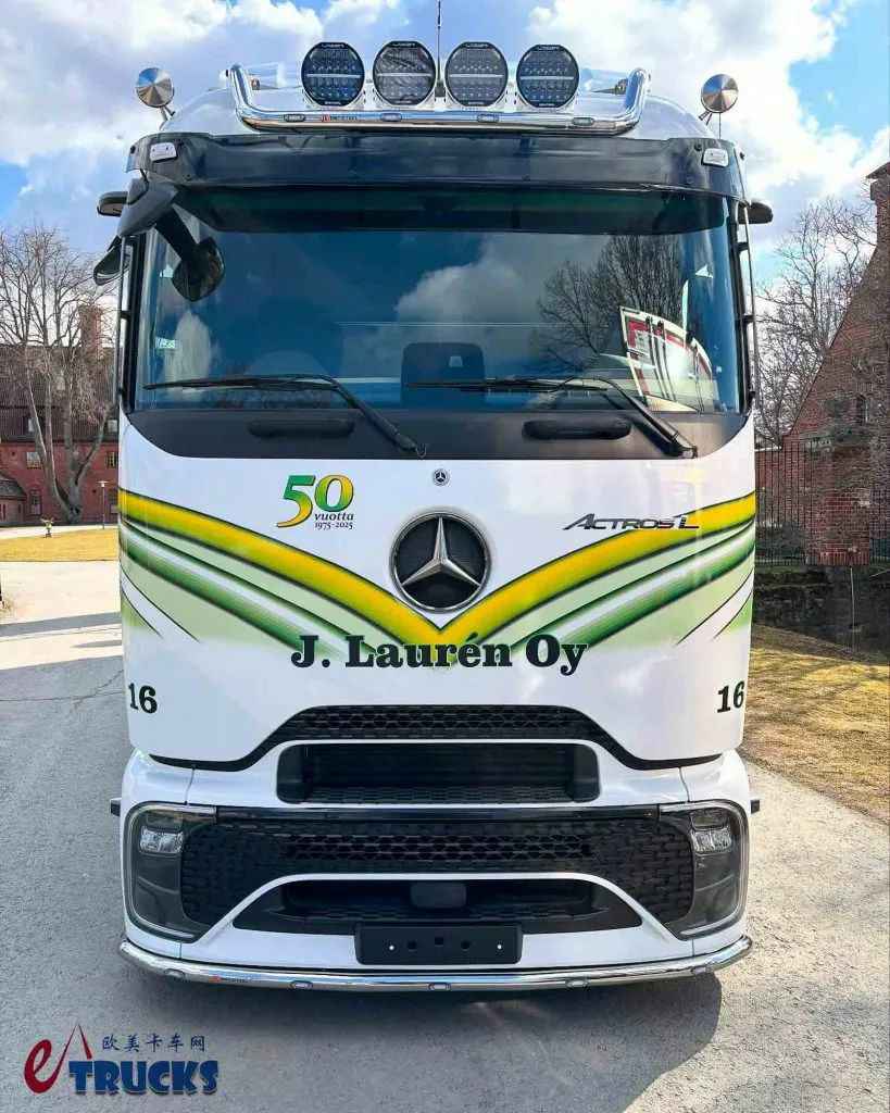 低风阻外观+智能内饰,奔驰卡车最强战力?第二代Actros L冷藏车实拍 - 第4张 - 提加商用车网 低风阻外观+智能内饰,奔驰卡车最强战力?第二代Actros L冷藏车实拍 - 第4张