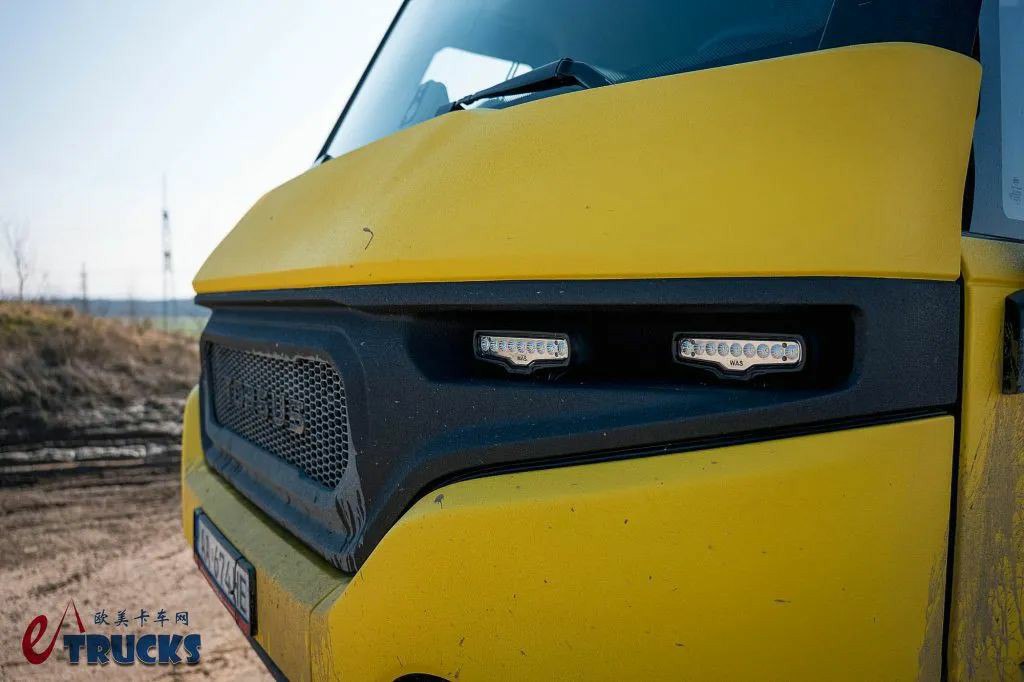 曼恩TGM四驱底盘打造,能拉35人去越野!Torsus Praetorian越野巴士见过没? - 第4张 - 提加商用车网 曼恩TGM四驱底盘打造,能拉35人去越野!Torsus Praetorian越野巴士见过没? - 第4张