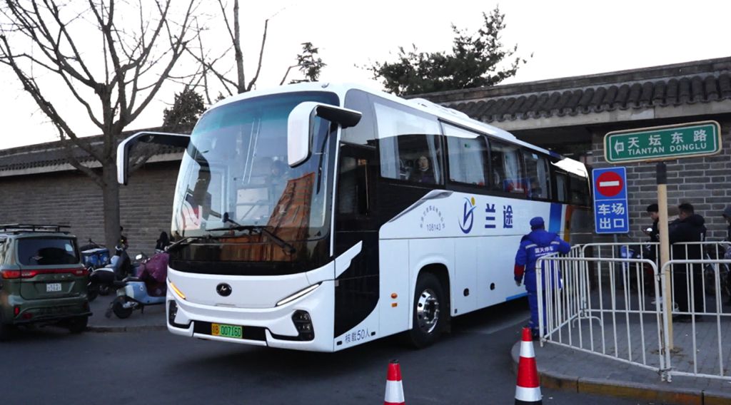 纯电旗舰重构首都出行生态!苏州金龙新V系赋能北京兰途绿色进阶 - 第4张 - 提加商用车网 纯电旗舰重构首都出行生态!苏州金龙新V系赋能北京兰途绿色进阶 - 第4张