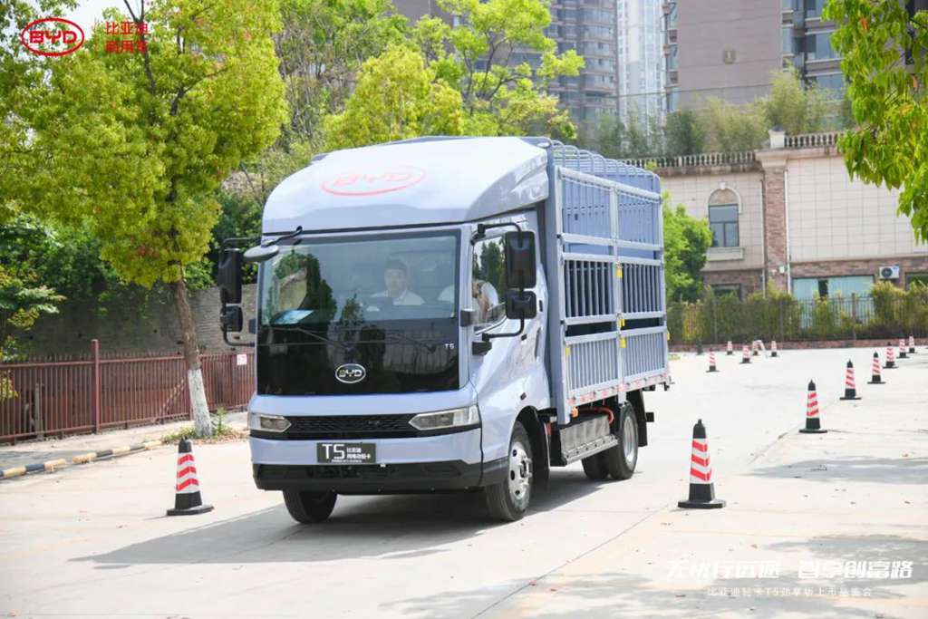 场景化电动轻卡再升级,比亚迪轻卡T5劲享版上市! - 第5张 - 提加商用车网 场景化电动轻卡再升级,比亚迪轻卡T5劲享版上市! - 第5张