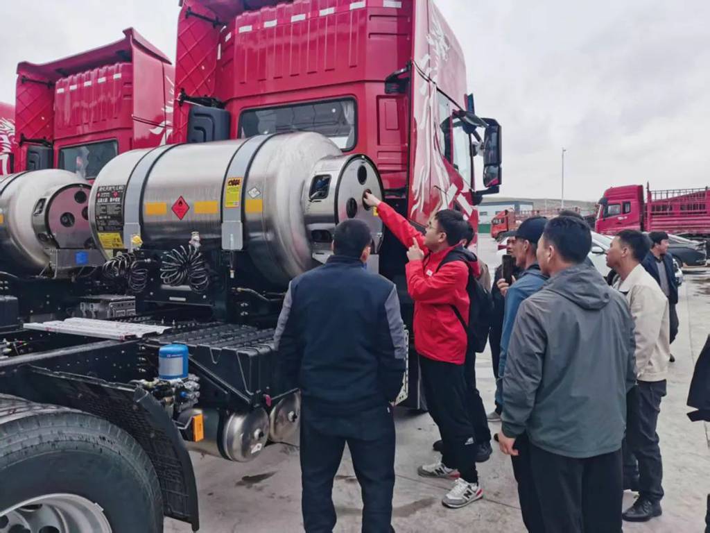 东风新疆燃气 X7 牵引车重磅登陆宁夏，为区域物流绿色升级注入强劲动力！ - 第6张