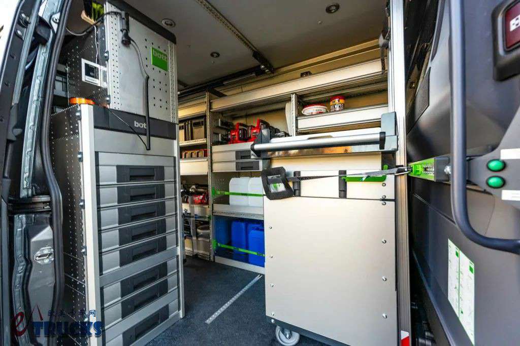 变身售卖车、工具车、化妆车、移动健身车?奔驰Sprinter凌特诞生30年,带您看它的特色衍生车型 - 第5张 - 提加商用车网 变身售卖车、工具车、化妆车、移动健身车?奔驰Sprinter凌特诞生30年,带您看它的特色衍生车型 - 第5张