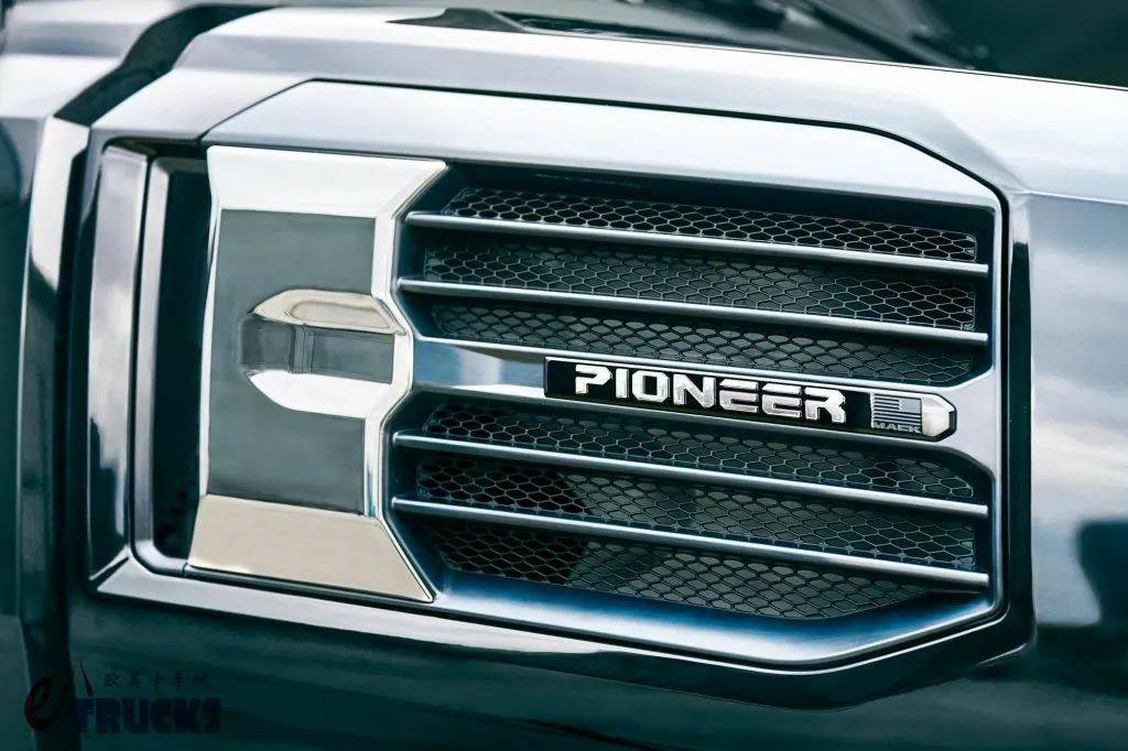 马克发布全新Pioneer系列长头卡车,带你看看如今美国的旗舰重卡,到底配置如何? - 第6张 - 提加商用车网 马克发布全新Pioneer系列长头卡车,带你看看如今美国的旗舰重卡,到底配置如何? - 第6张