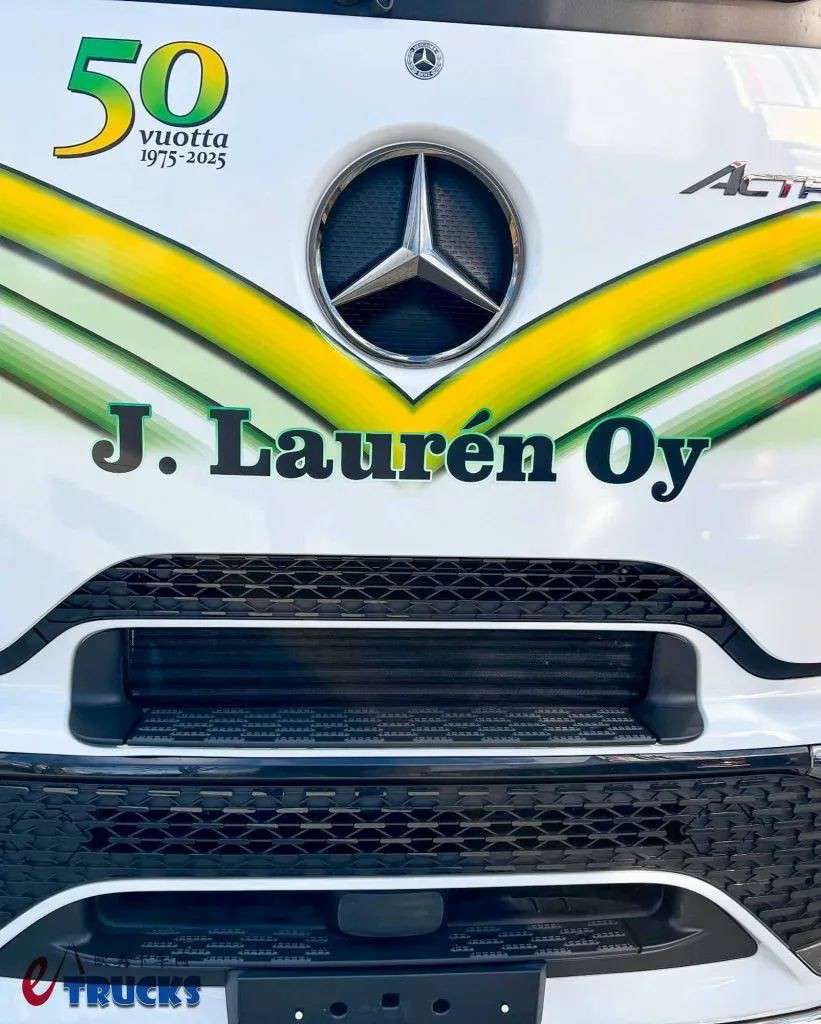 低风阻外观+智能内饰,奔驰卡车最强战力?第二代Actros L冷藏车实拍 - 第7张 - 提加商用车网 低风阻外观+智能内饰,奔驰卡车最强战力?第二代Actros L冷藏车实拍 - 第7张