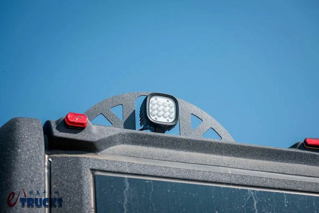 曼恩TGM四驱底盘打造,能拉35人去越野!Torsus Praetorian越野巴士见过没? - 第7张 - 提加商用车网 曼恩TGM四驱底盘打造,能拉35人去越野!Torsus Praetorian越野巴士见过没? - 第7张