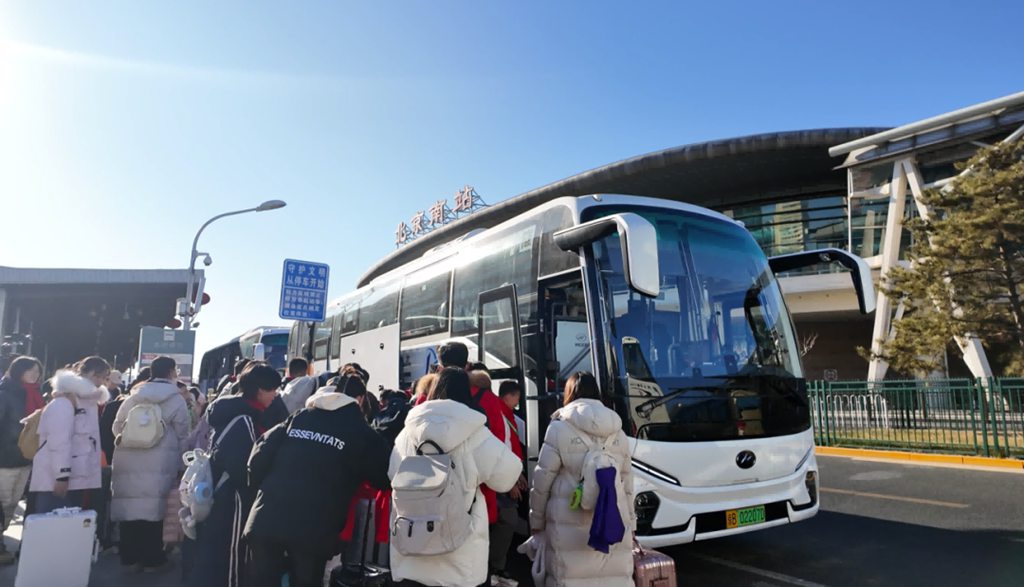 纯电旗舰重构首都出行生态!苏州金龙新V系赋能北京兰途绿色进阶 - 第7张 - 提加商用车网 纯电旗舰重构首都出行生态!苏州金龙新V系赋能北京兰途绿色进阶 - 第7张