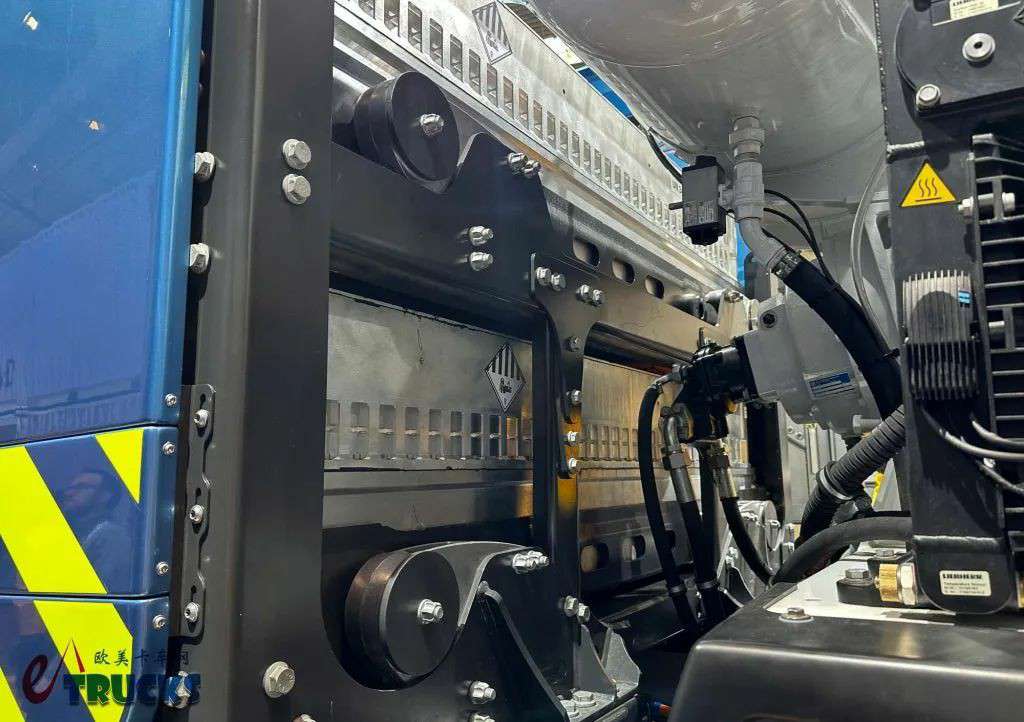 主打高可靠性，奔驰eArocs 400纯电动工程车来袭，实拍带你看看实力几何 - 第8张