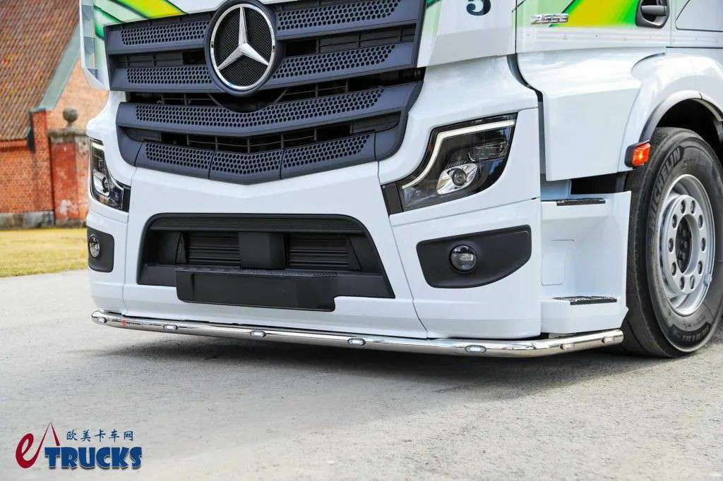 低风阻外观+智能内饰,奔驰卡车最强战力?第二代Actros L冷藏车实拍 - 第9张 - 提加商用车网 低风阻外观+智能内饰,奔驰卡车最强战力?第二代Actros L冷藏车实拍 - 第9张