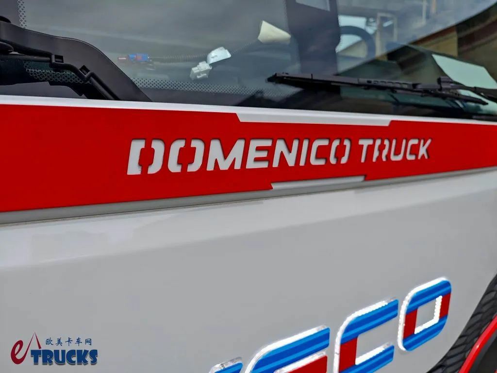 身披MARTINI经典涂装,全球限量十台,依维柯S-Way特别版牵引车实拍 - 第9张 - 提加商用车网 身披MARTINI经典涂装,全球限量十台,依维柯S-Way特别版牵引车实拍 - 第9张