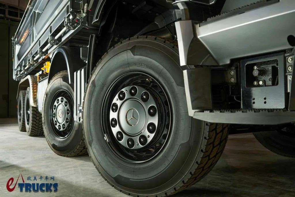 最强工程车?定制内饰外观,全球仅100台!奔驰Arocs Extent限量版卡车来袭 - 第8张 - 提加商用车网 最强工程车?定制内饰外观,全球仅100台!奔驰Arocs Extent限量版卡车来袭 - 第8张