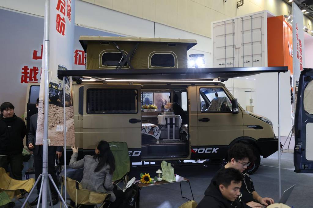 依维柯得意宿营车,一车多用的全能露营选手 - 第1张 - 提加商用车网 依维柯得意宿营车,一车多用的全能露营选手 - 第1张