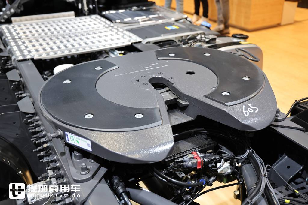 沃尔沃也有”奶瓶“车,实拍带你看看,它和国产奶瓶车到底有何不同 - 第13张 - 提加商用车网 沃尔沃也有”奶瓶“车,实拍带你看看,它和国产奶瓶车到底有何不同 - 第13张