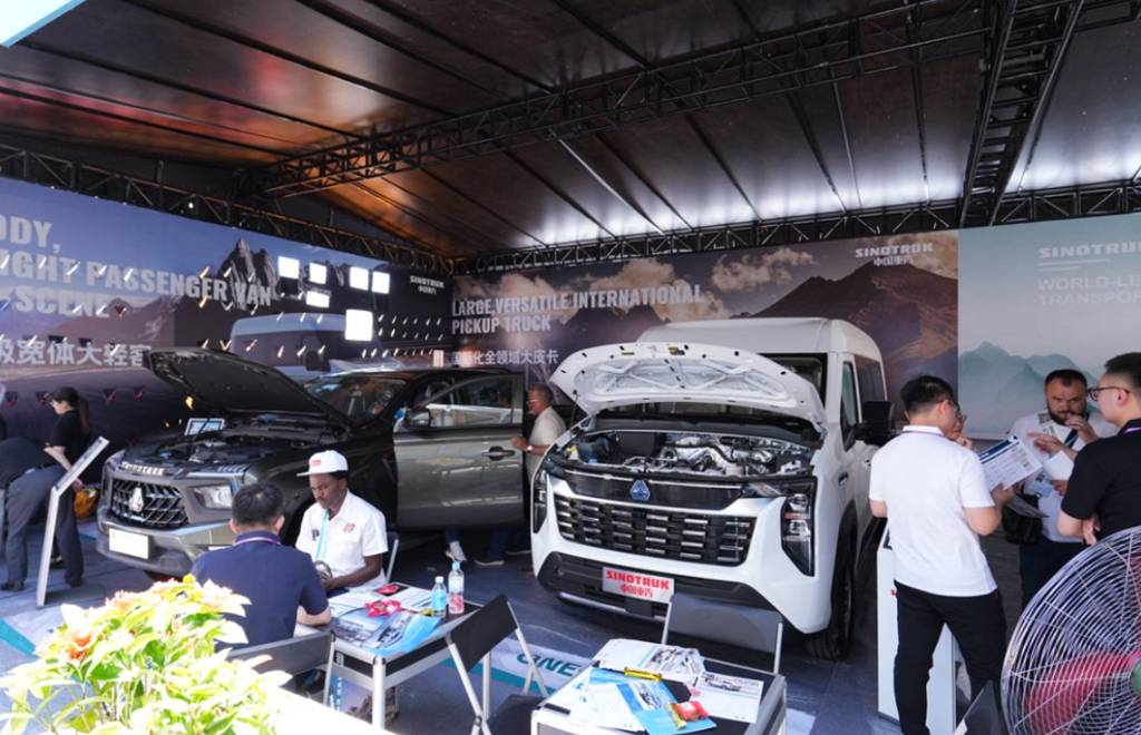 新品首亮相!中国重汽轻型汽车登陆第137届广交会 - 第2张 - 提加商用车网 新品首亮相!中国重汽轻型汽车登陆第137届广交会 - 第2张