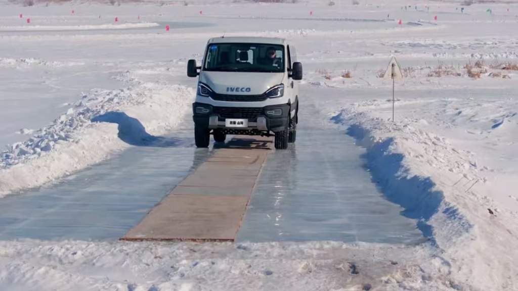 依维柯欧霸·山海：冰雪战场上的“硬核战士” - 第2张
