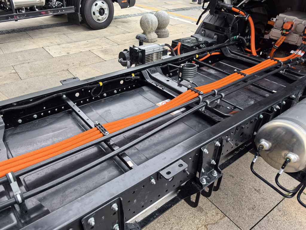 江淮新能源轻卡ES9鹏城上市,140度车型预售,智领城配物流绿色升级 - 第3张 - 提加商用车网 江淮新能源轻卡ES9鹏城上市,140度车型预售,智领城配物流绿色升级 - 第3张