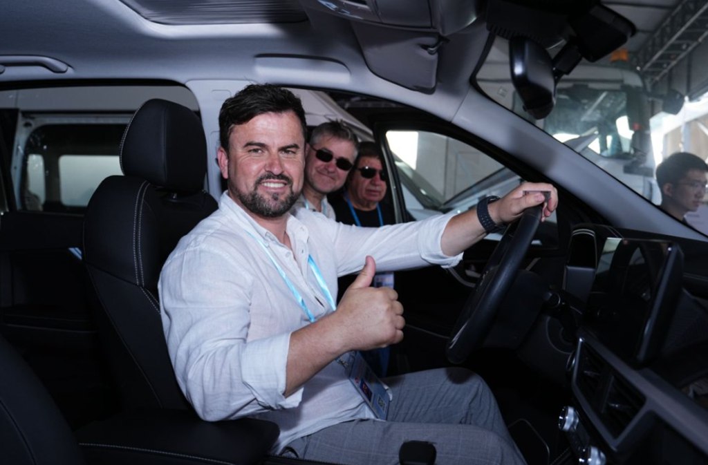 新品首亮相!中国重汽轻型汽车登陆第137届广交会 - 第4张 - 提加商用车网 新品首亮相!中国重汽轻型汽车登陆第137届广交会 - 第4张