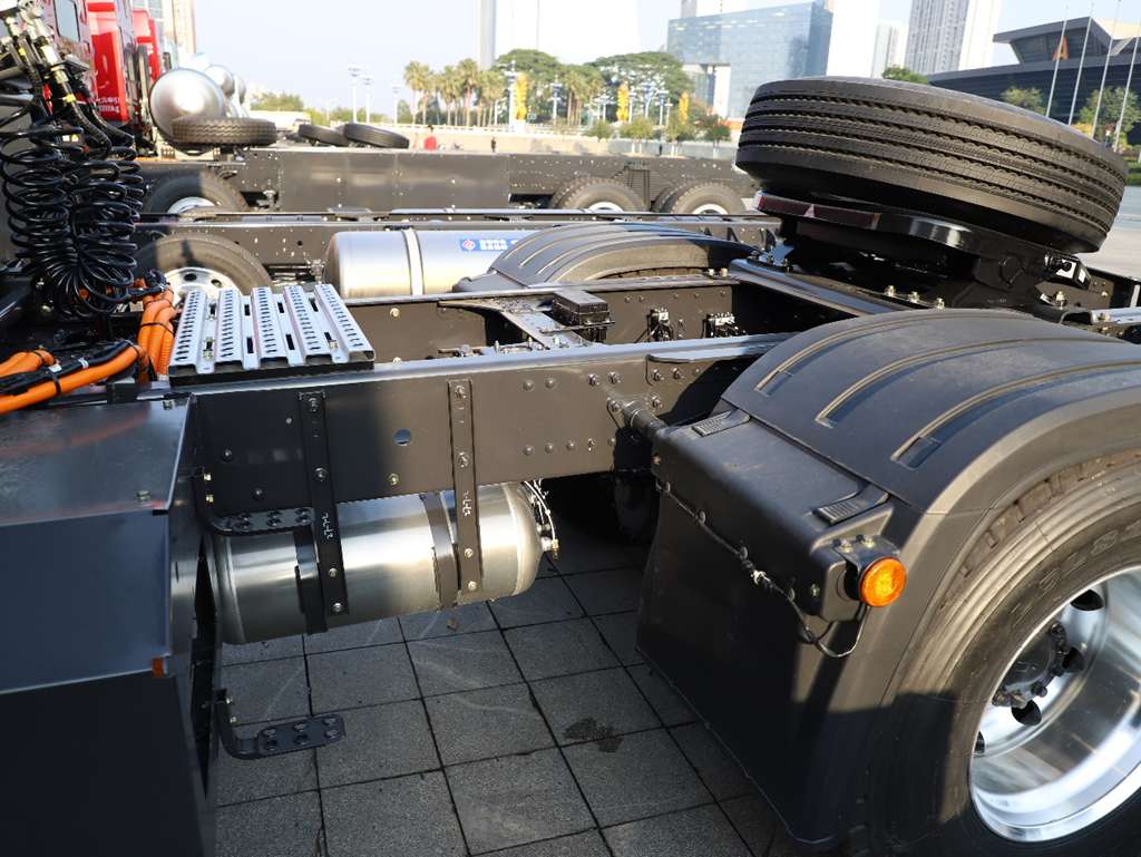 646度大电量高效动力链加持,乘龙H5纯电重卡再升级 - 第4张 - 提加商用车网 646度大电量高效动力链加持,乘龙H5纯电重卡再升级 - 第4张