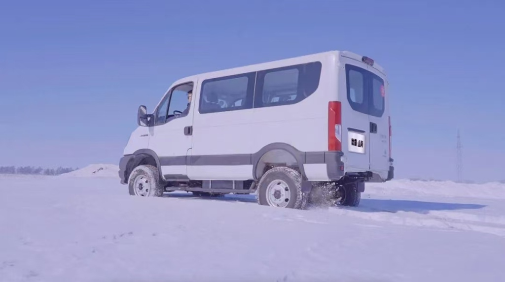 依维柯欧霸·山海：冰雪战场上的“硬核战士” - 第4张