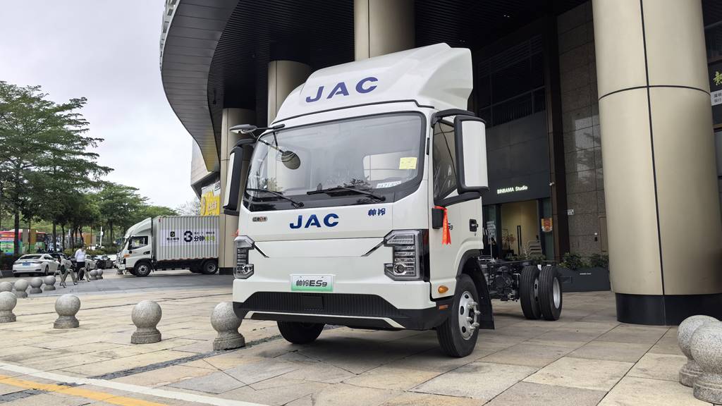 江淮新能源轻卡ES9鹏城上市,140度车型预售,智领城配物流绿色升级 - 第4张 - 提加商用车网 江淮新能源轻卡ES9鹏城上市,140度车型预售,智领城配物流绿色升级 - 第4张