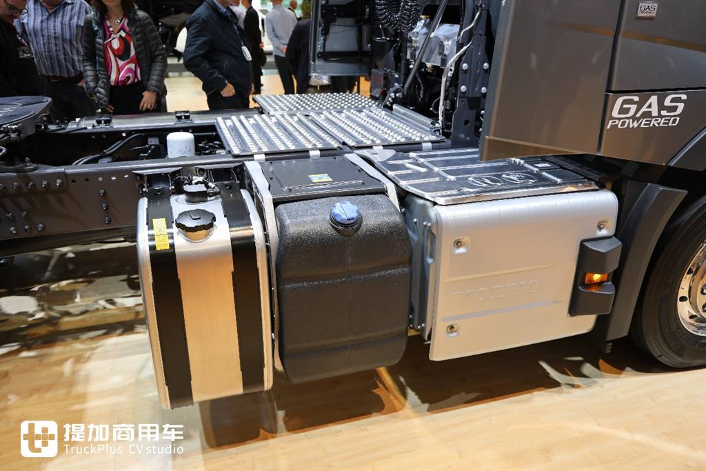 沃尔沃也有”奶瓶“车,实拍带你看看,它和国产奶瓶车到底有何不同 - 第4张 - 提加商用车网 沃尔沃也有”奶瓶“车,实拍带你看看,它和国产奶瓶车到底有何不同 - 第4张