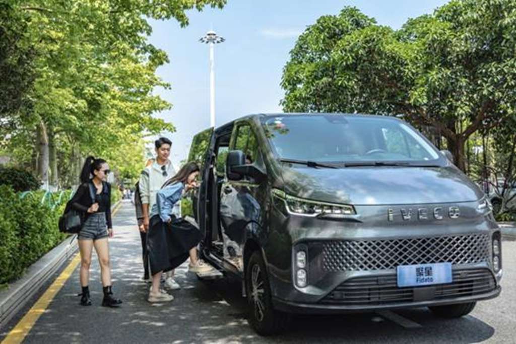 依维柯聚星:一台车搞定全场景,用户直呼“真香” - 第5张 - 提加商用车网 依维柯聚星:一台车搞定全场景,用户直呼“真香” - 第5张