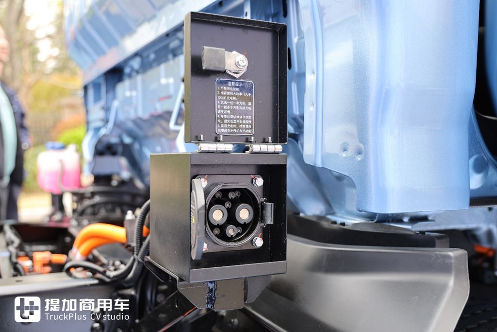 176度大电量,600公里长续航,油电同续航的宇通T5电动轻卡有多强? - 第6张 - 提加商用车网 176度大电量,600公里长续航,油电同续航的宇通T5电动轻卡有多强? - 第6张
