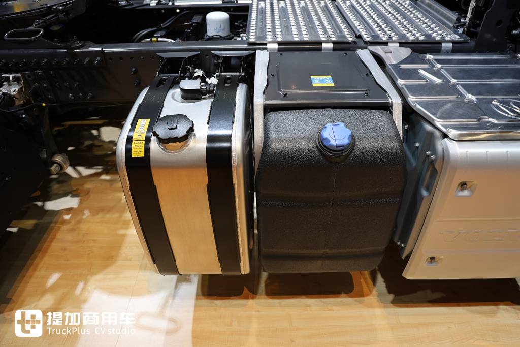 沃尔沃也有”奶瓶“车,实拍带你看看,它和国产奶瓶车到底有何不同 - 第6张 - 提加商用车网 沃尔沃也有”奶瓶“车,实拍带你看看,它和国产奶瓶车到底有何不同 - 第6张