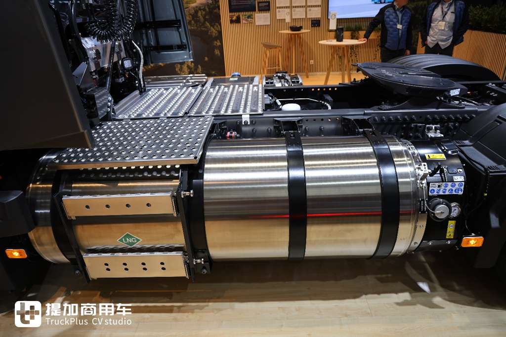 沃尔沃也有”奶瓶“车,实拍带你看看,它和国产奶瓶车到底有何不同 - 第7张 - 提加商用车网 沃尔沃也有”奶瓶“车,实拍带你看看,它和国产奶瓶车到底有何不同 - 第7张