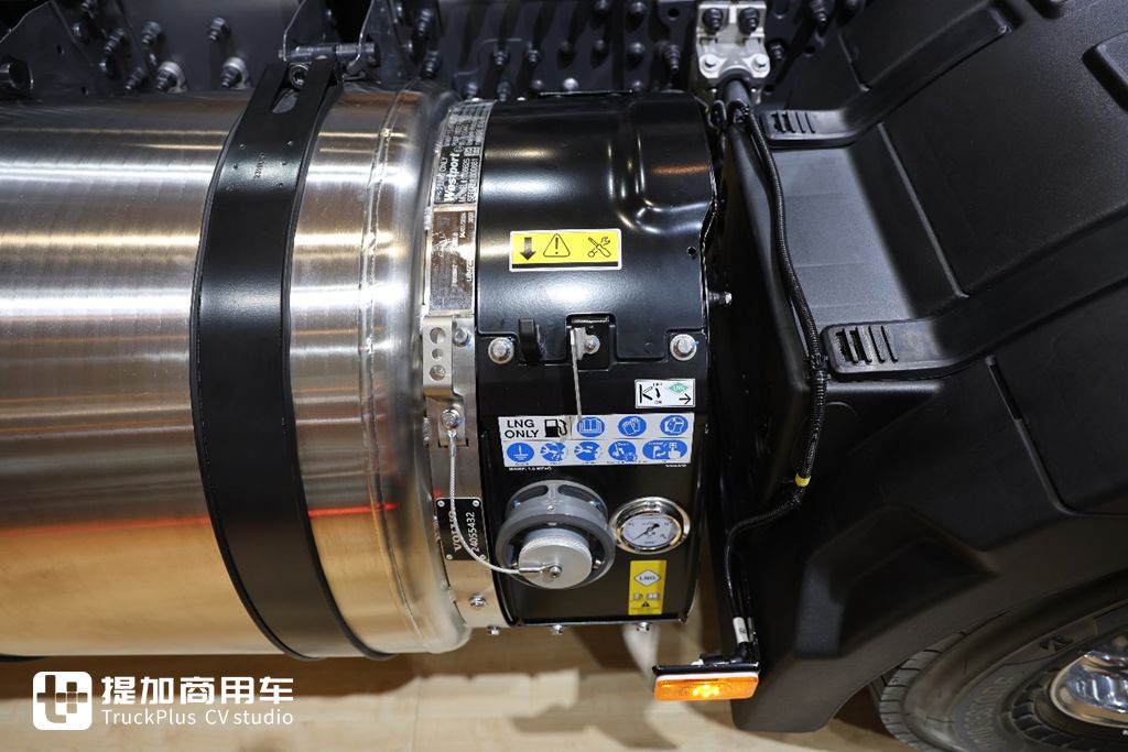 沃尔沃也有”奶瓶“车,实拍带你看看,它和国产奶瓶车到底有何不同 - 第8张 - 提加商用车网 沃尔沃也有”奶瓶“车,实拍带你看看,它和国产奶瓶车到底有何不同 - 第8张