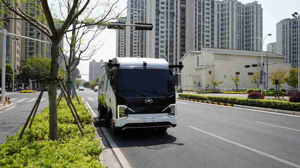 智慧环卫迈入“AI+时代”!苏州金龙无人清扫车亮相国家最强经开区 - 第2张 - 提加商用车网 智慧环卫迈入“AI+时代”!苏州金龙无人清扫车亮相国家最强经开区 - 第2张