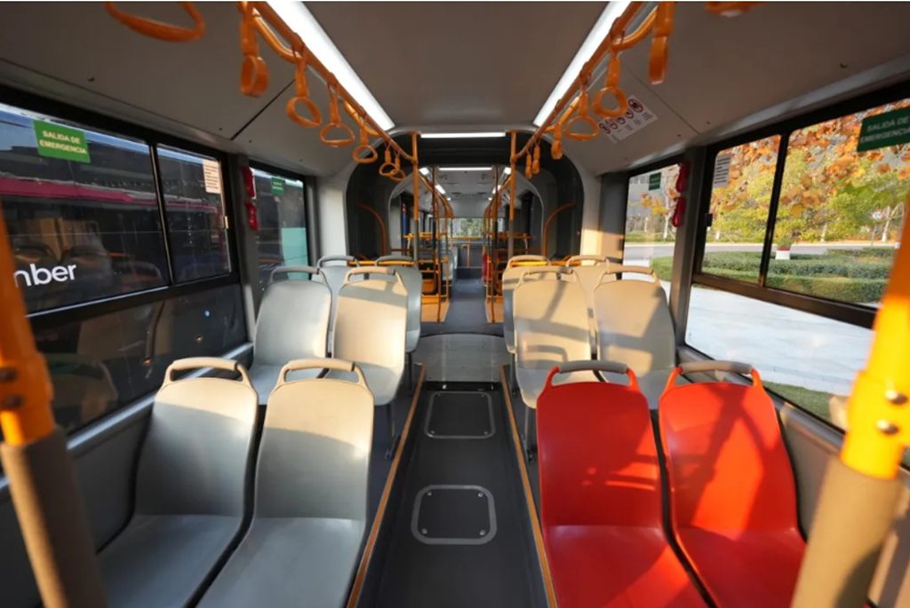 厄瓜多尔首批!宇通双源无轨电车点亮首都绿色动脉 - 第5张 - 提加商用车网 厄瓜多尔首批!宇通双源无轨电车点亮首都绿色动脉 - 第5张