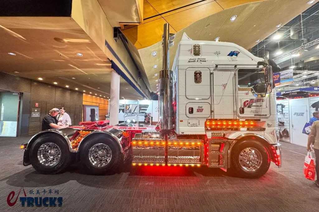 感受长头卡车的力量盛宴!还有美式平头卡车?带您逛2025布里斯班卡车展·美卡篇 - 第2张 - 提加商用车网 感受长头卡车的力量盛宴!还有美式平头卡车?带您逛2025布里斯班卡车展·美卡篇 - 第2张