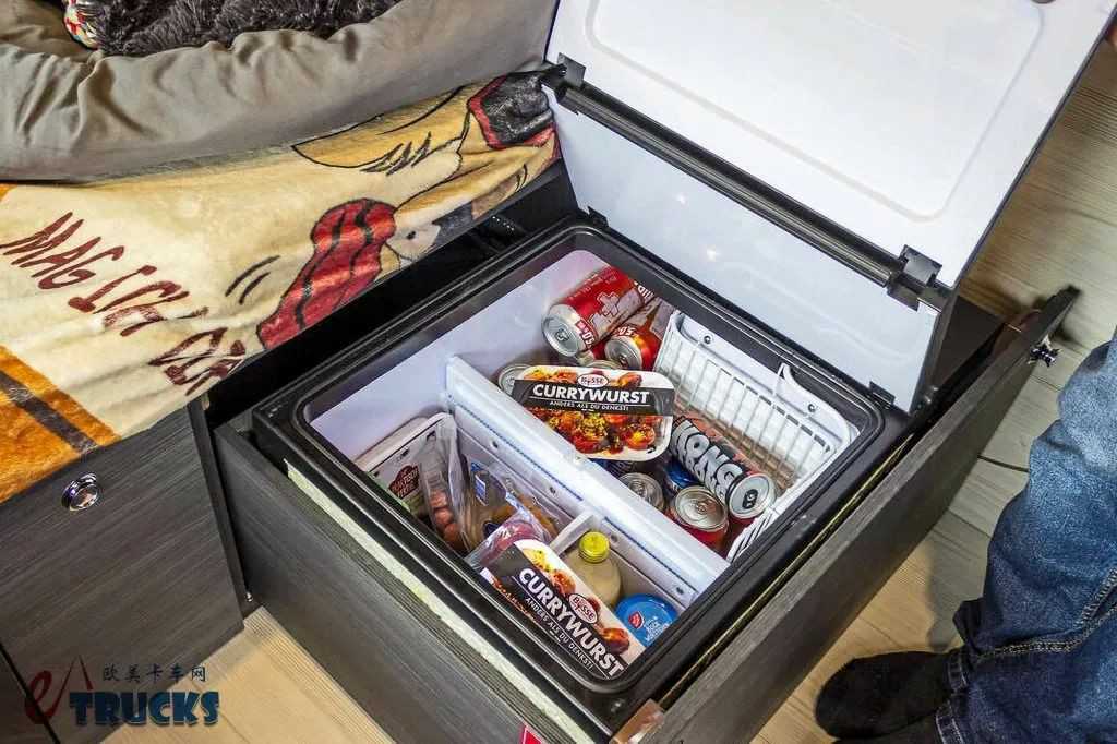 能热饭能洗漱，专为单人驾驶打造，雷诺T-High生活舱牵引车了解一下！ - 第11张
