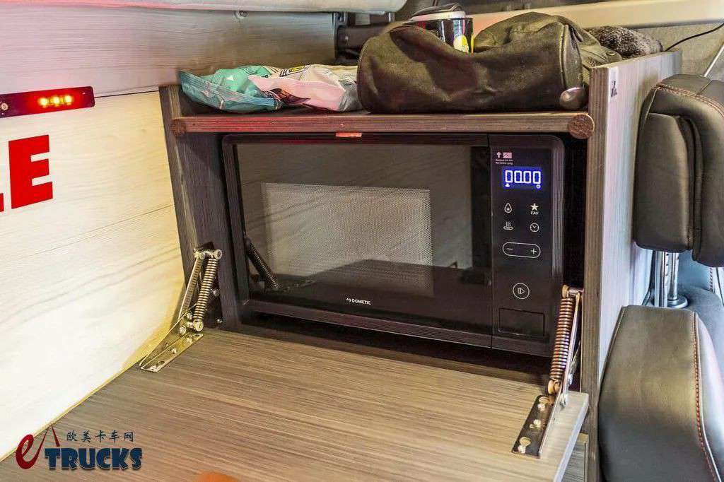能热饭能洗漱，专为单人驾驶打造，雷诺T-High生活舱牵引车了解一下！ - 第12张