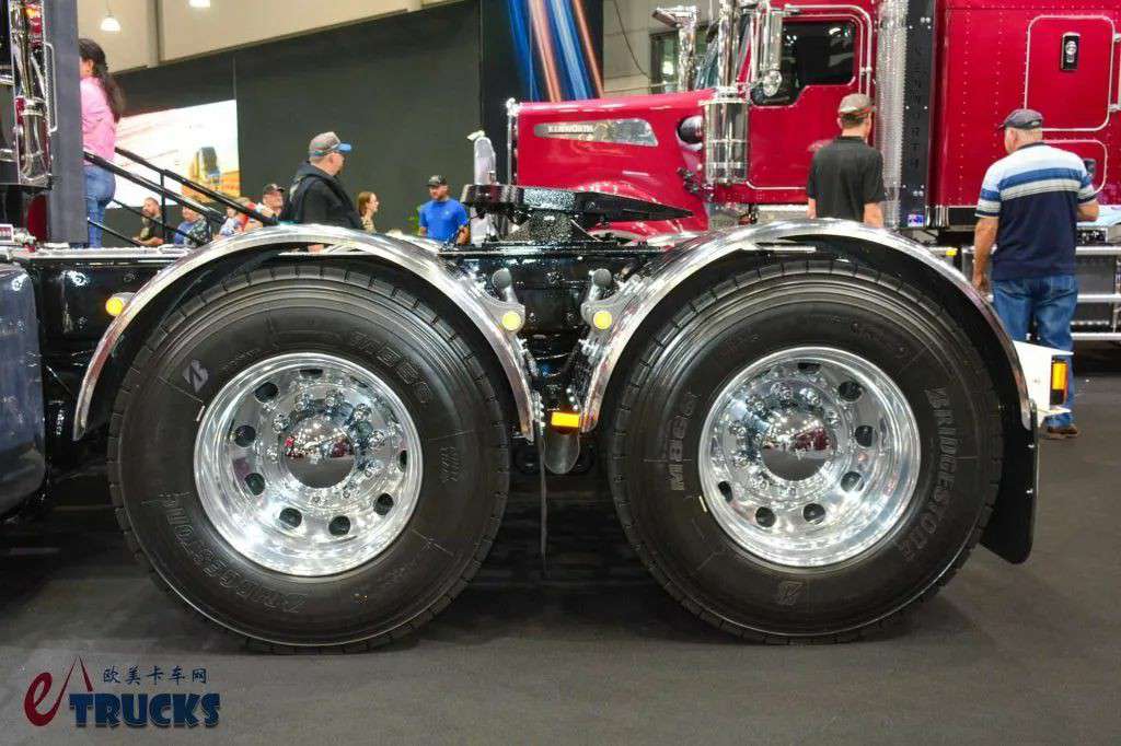 生活舱媲美长头卡车,全球独家的美式平头旗舰!亮相布里斯班卡车展的肯沃斯K220牵引车实拍 - 第15张 - 提加商用车网 生活舱媲美长头卡车,全球独家的美式平头旗舰!亮相布里斯班卡车展的肯沃斯K220牵引车实拍 - 第15张