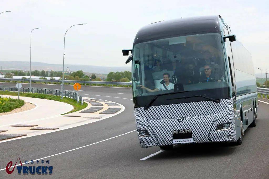 风阻低至0.31,续航里程达650公里!曼恩Lion’s Coach 14 E纯电动大巴来袭,实力几何? - 第15张 - 提加商用车网 风阻低至0.31,续航里程达650公里!曼恩Lion’s Coach 14 E纯电动大巴来袭,实力几何? - 第15张