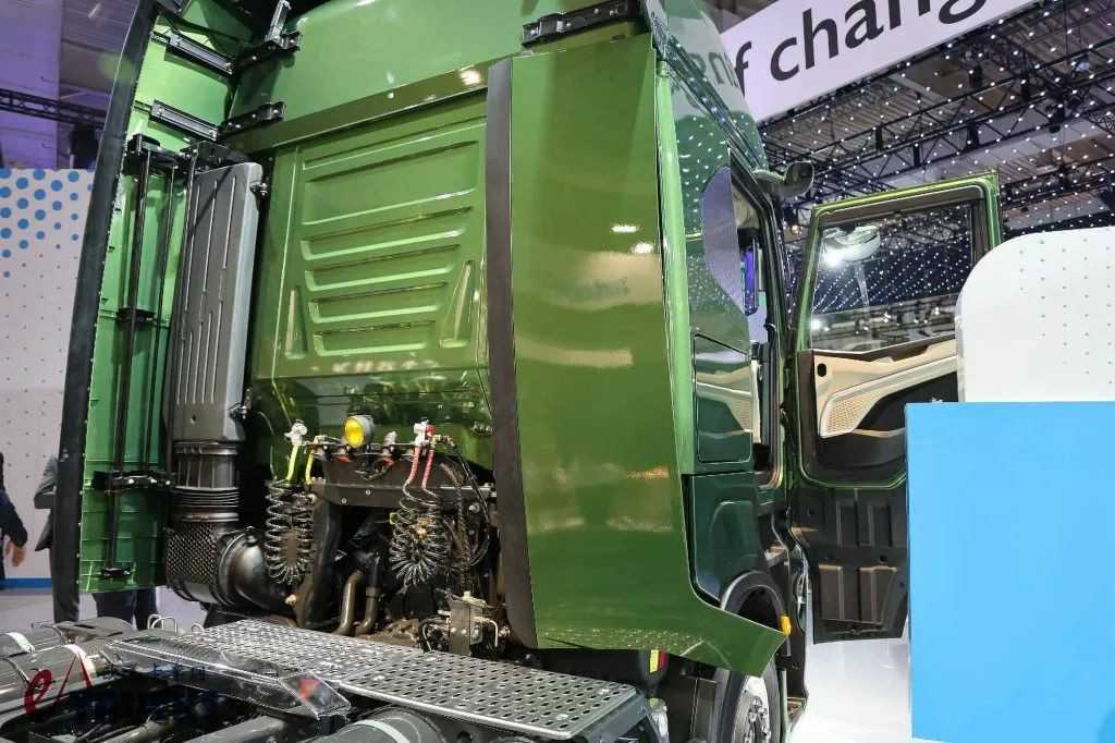 欧洲“奶瓶车”老炮?法拉利同款打火按键,实拍依维柯S-Way天然气重卡 - 第18张 - 提加商用车网 欧洲“奶瓶车”老炮?法拉利同款打火按键,实拍依维柯S-Way天然气重卡 - 第18张