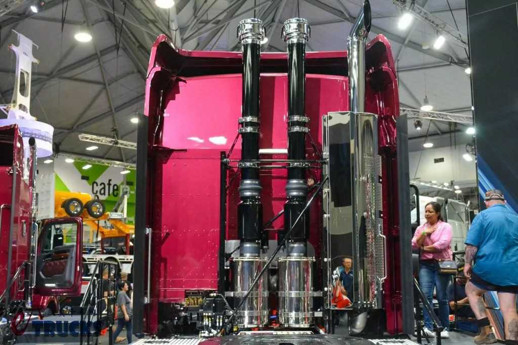 生活舱媲美长头卡车,全球独家的美式平头旗舰!亮相布里斯班卡车展的肯沃斯K220牵引车实拍 - 第19张 - 提加商用车网 生活舱媲美长头卡车,全球独家的美式平头旗舰!亮相布里斯班卡车展的肯沃斯K220牵引车实拍 - 第19张