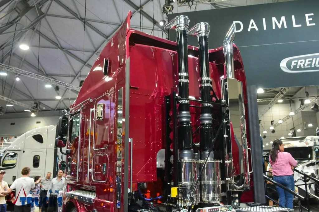 生活舱媲美长头卡车,全球独家的美式平头旗舰!亮相布里斯班卡车展的肯沃斯K220牵引车实拍 - 第20张 - 提加商用车网 生活舱媲美长头卡车,全球独家的美式平头旗舰!亮相布里斯班卡车展的肯沃斯K220牵引车实拍 - 第20张